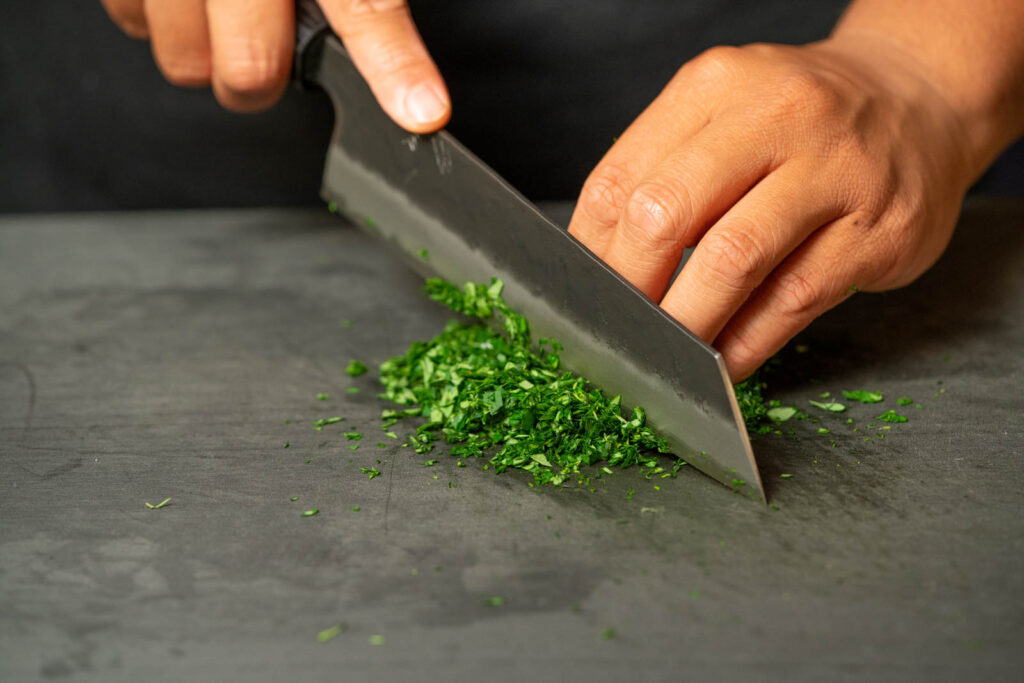 Chop moringa leaves finely