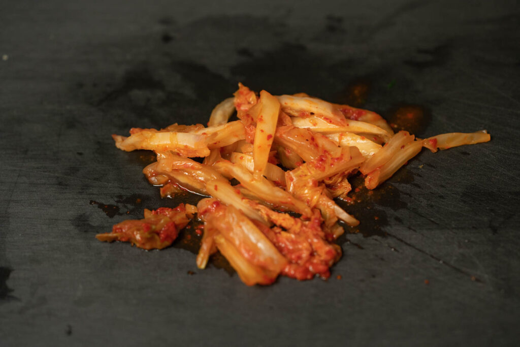 Slice up the kimchi (cabbage)