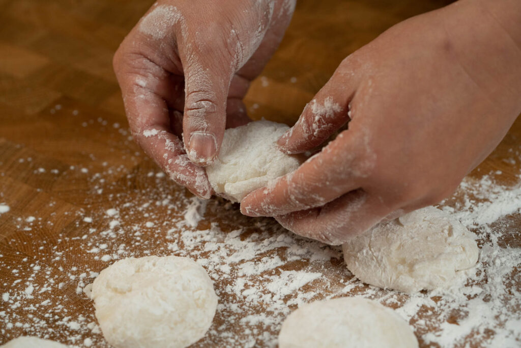 Piecing and shaping mochi