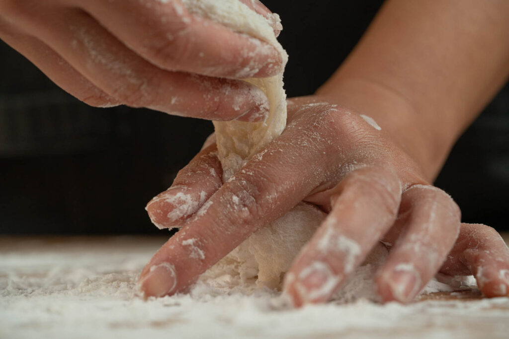 Piecing and shaping mochi