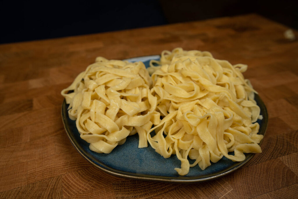 Cooked paste noodles