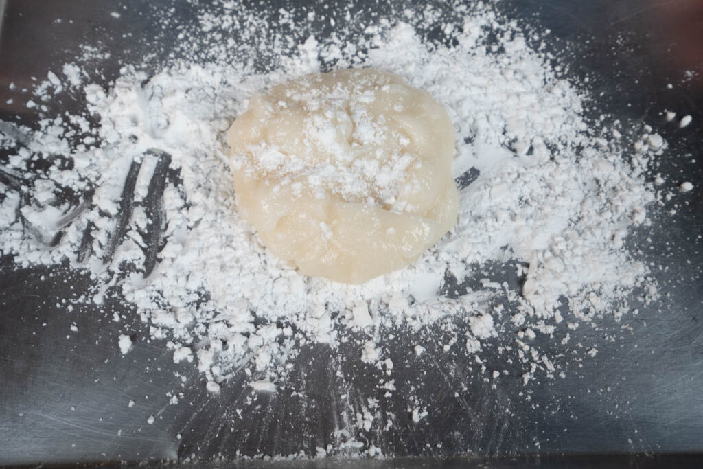Dust mochi with starch