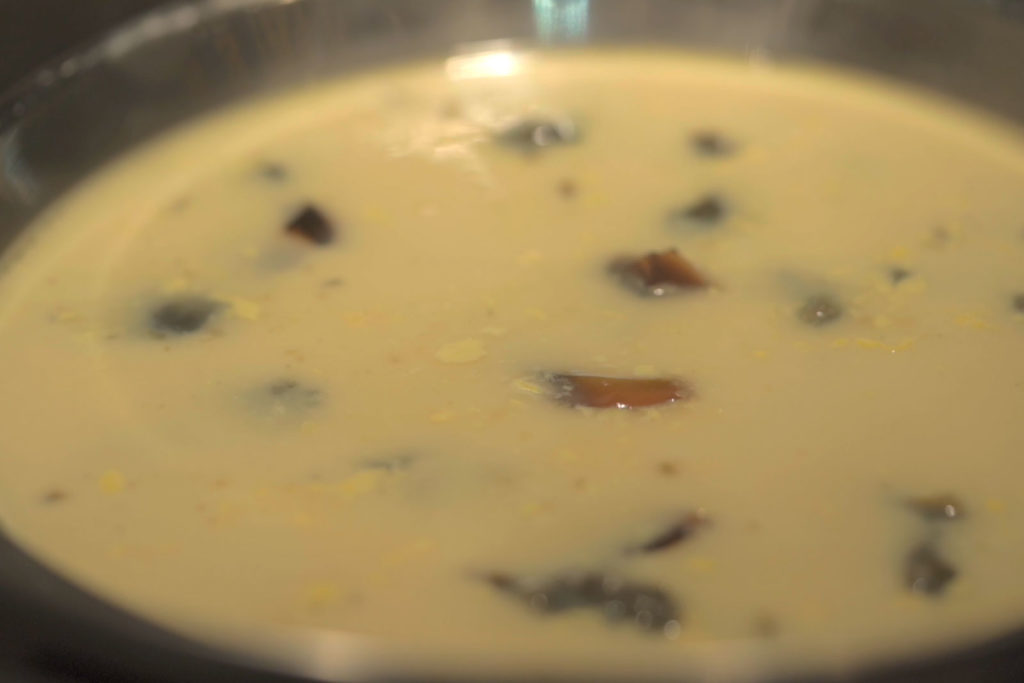 3 colored steamed eggs